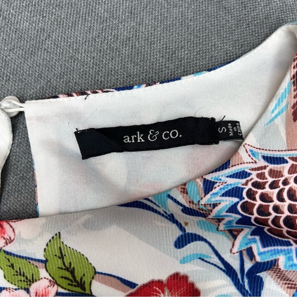 Ark & Co Shift Mini-Dress with Keyhole Back, Size Small, EUC - Picture 2 of 14